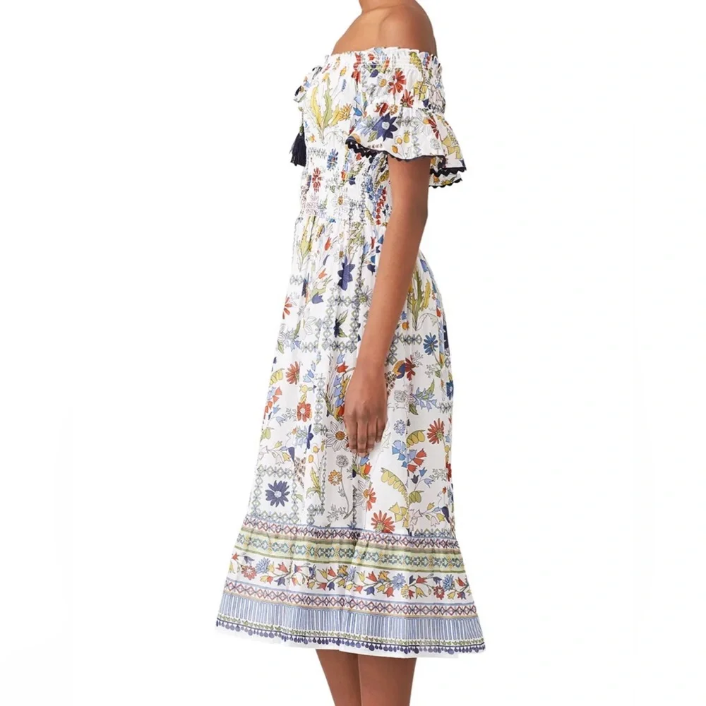 Very colorful and beautiful dress - Picture 3 of 3